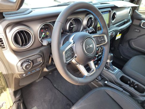 New 2023 Jeep Wrangler Unlimited Rubicon 4xe w/ Cold Weather Group image 9