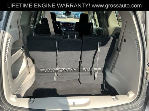 Used 2023 Chrysler Pacifica Touring-L FWD image 25
