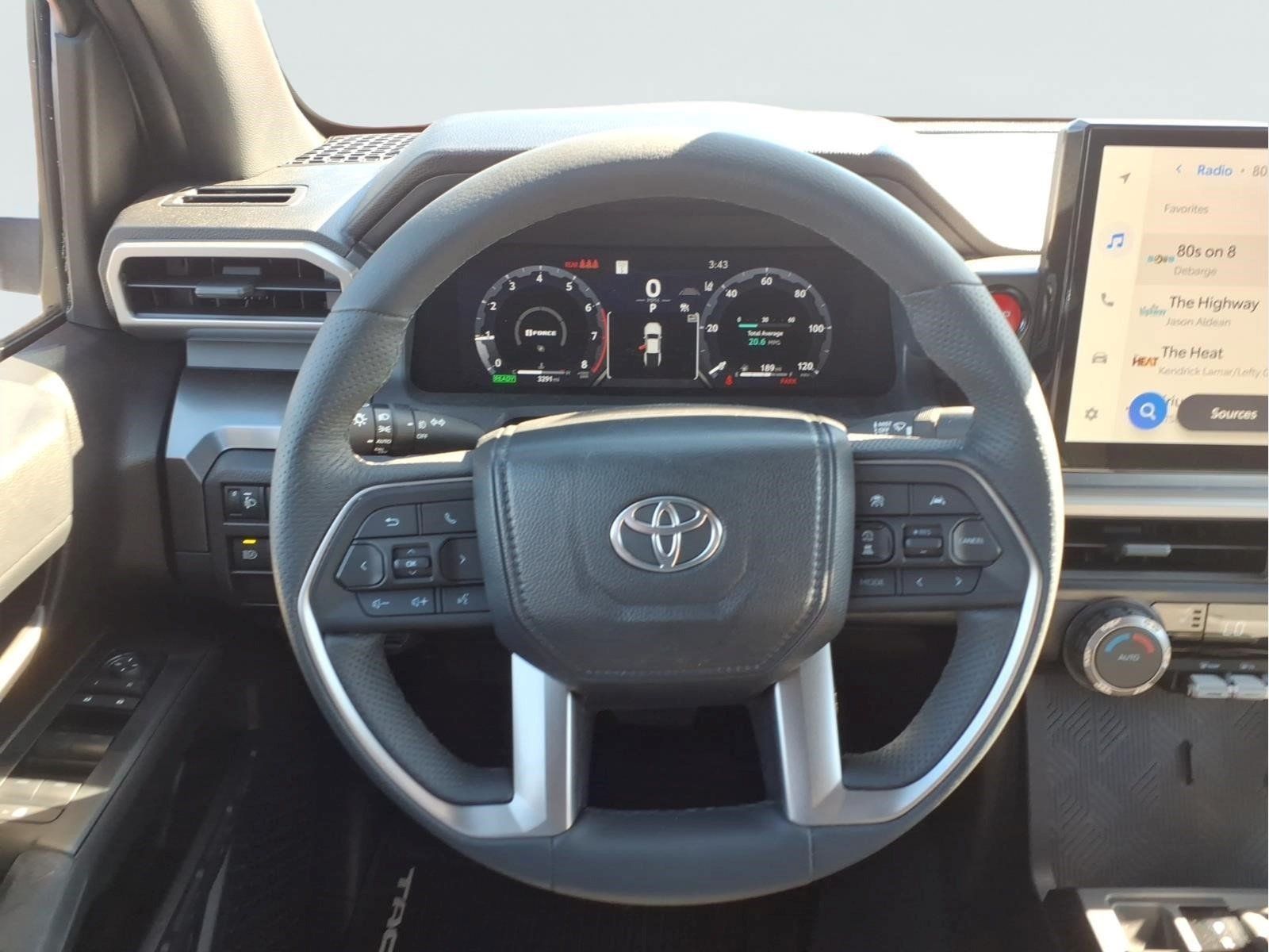Used 2025 Toyota Tacoma TRD Off-Road AWD/4WD image 9
