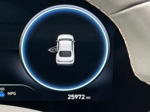 Used 2025 Hyundai Elantra SEL image 14