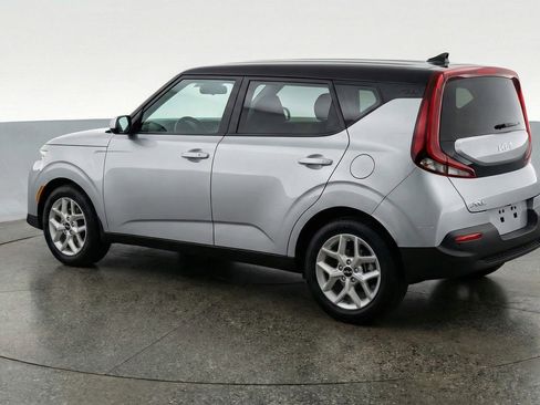 Used 2025 Kia Soul LX w/ LX Technology Package FWD image 6