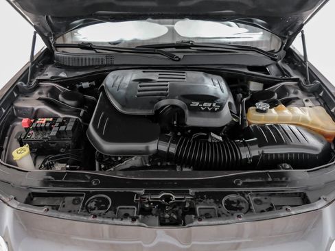 Used 2019 Chrysler 300 S AWD/4WD image 56