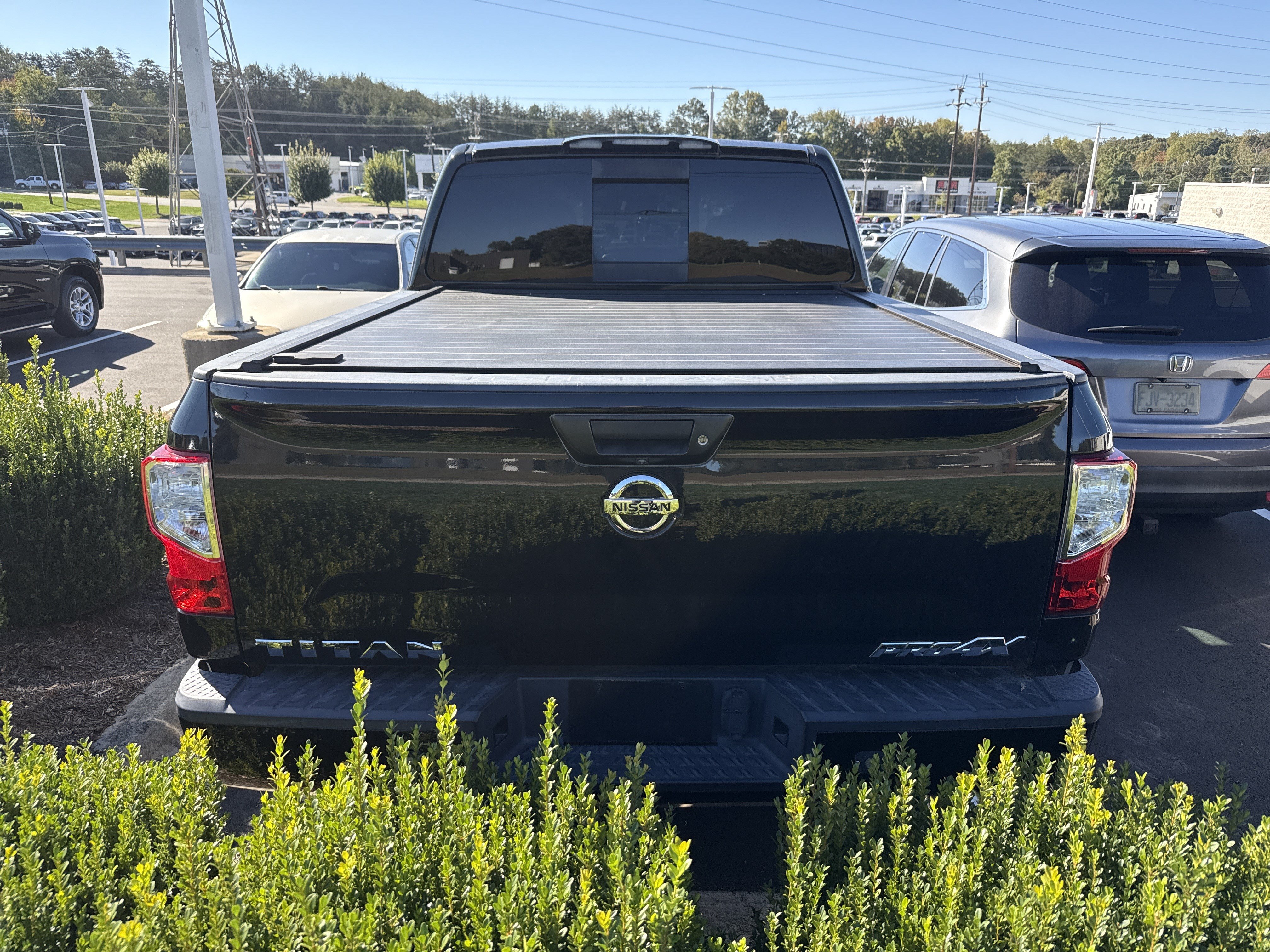 Used 2019 Nissan Titan PRO-4X AWD/4WD image 8