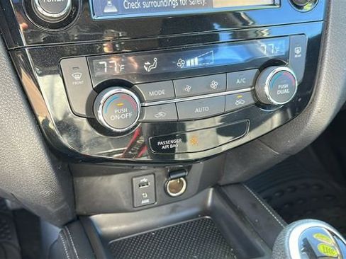 Certified 2017 Nissan Rogue Sport SL w/ SL Premium Package image 19