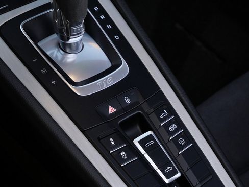 Used 2018 Porsche 718 Boxster GTS image 15