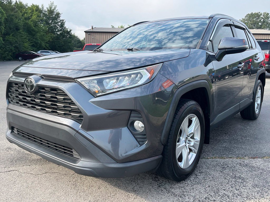 Used 2019 Toyota RAV4 XLE w/ Convenience Package FWD image 5