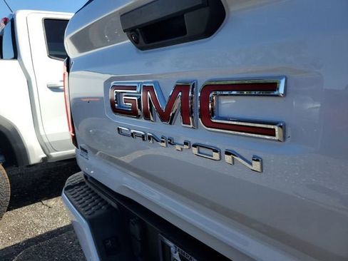 New 2026 GMC Canyon Elevation image 7
