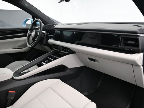 New 2026 Porsche Macan Electric image 13