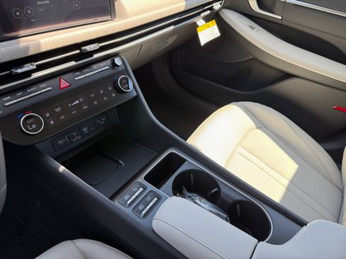 New 2025 Hyundai Sonata Limited image 13