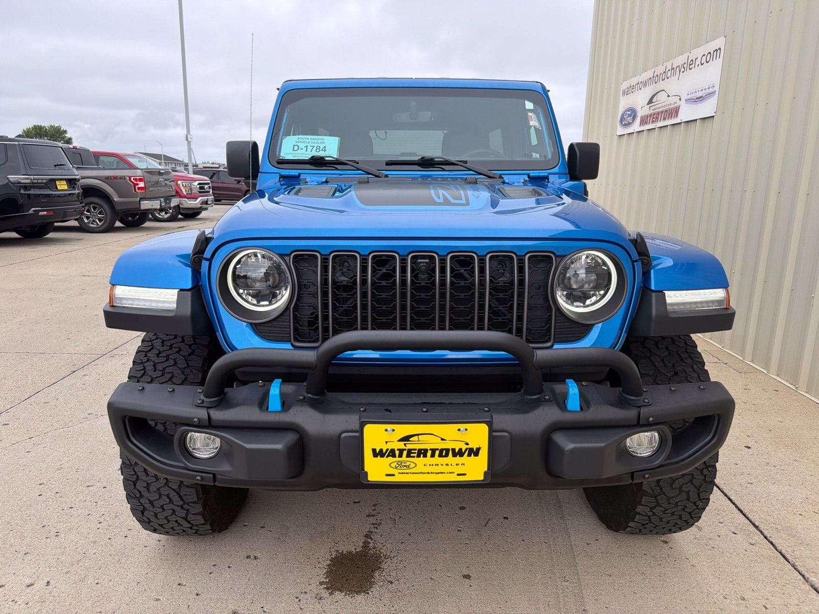 Used 2023 Jeep Wrangler Unlimited Rubicon 4xe AWD/4WD image 3