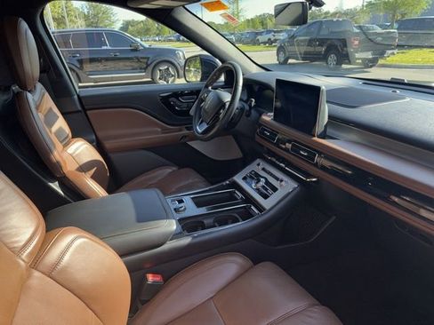 Used 2023 Lincoln Aviator Reserve w/ Equipment Group 201A AWD/4WD image 3