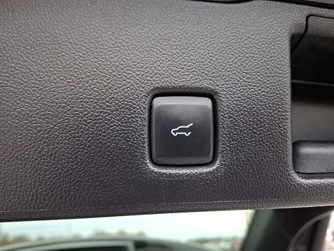 Used 2025 Ford Escape SE image 31