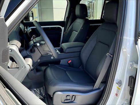 New 2026 Land Rover Defender 110 S image 9