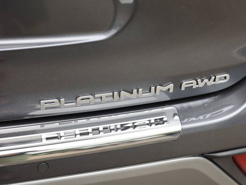 Used 2023 Toyota Highlander Platinum AWD/4WD image 10