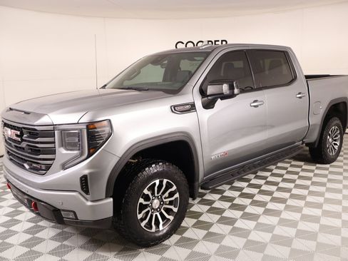 Used 2023 GMC Sierra 1500 AT4 w/ AT4 Premium Package AWD/4WD image 11