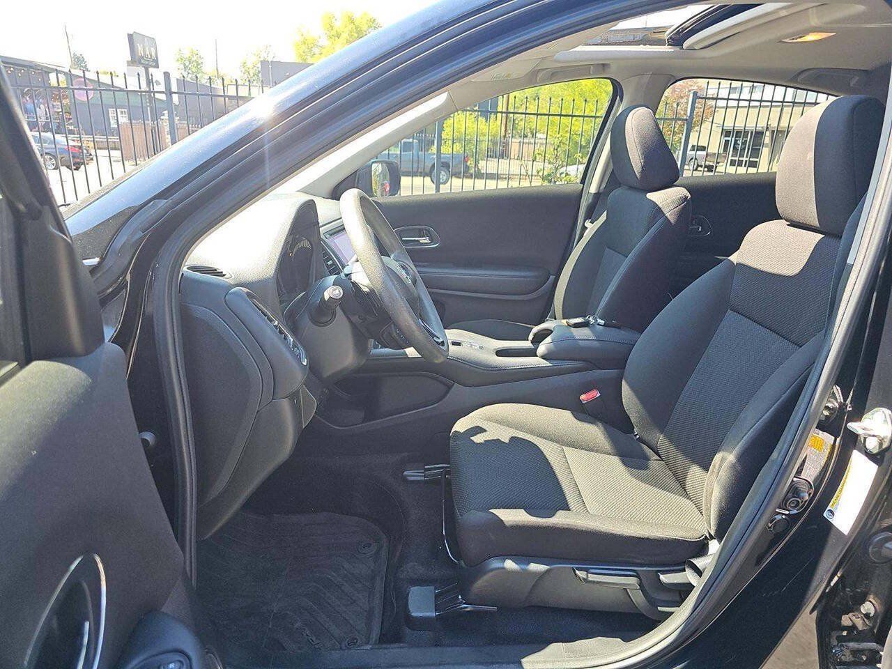 Used 2018 Honda HR-V EX image 10