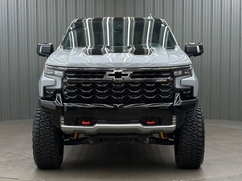 Used 2025 Chevrolet Silverado 1500 ZR2 w/ Technology Package AWD/4WD image 8