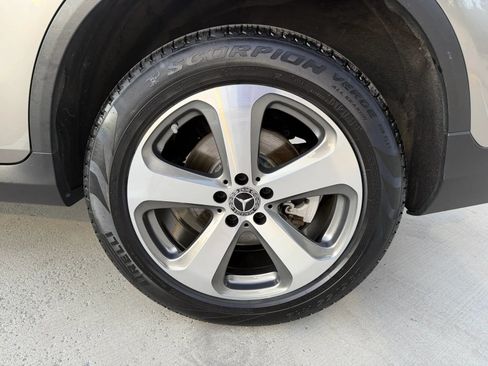 Used 2019 Mercedes-Benz GLC 300 4MATIC image 14
