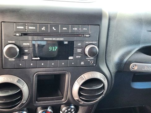 Used 2016 Jeep Wrangler Sport image 30