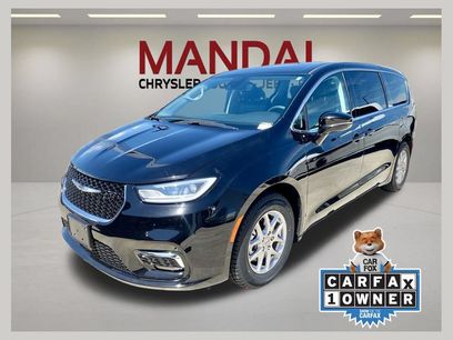 Used 2024 Chrysler Pacifica Touring-L