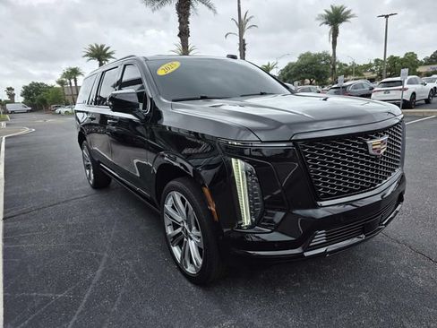 Used 2025 Cadillac Escalade ESV Premium Luxury w/ Touring Package AWD/4WD image 4