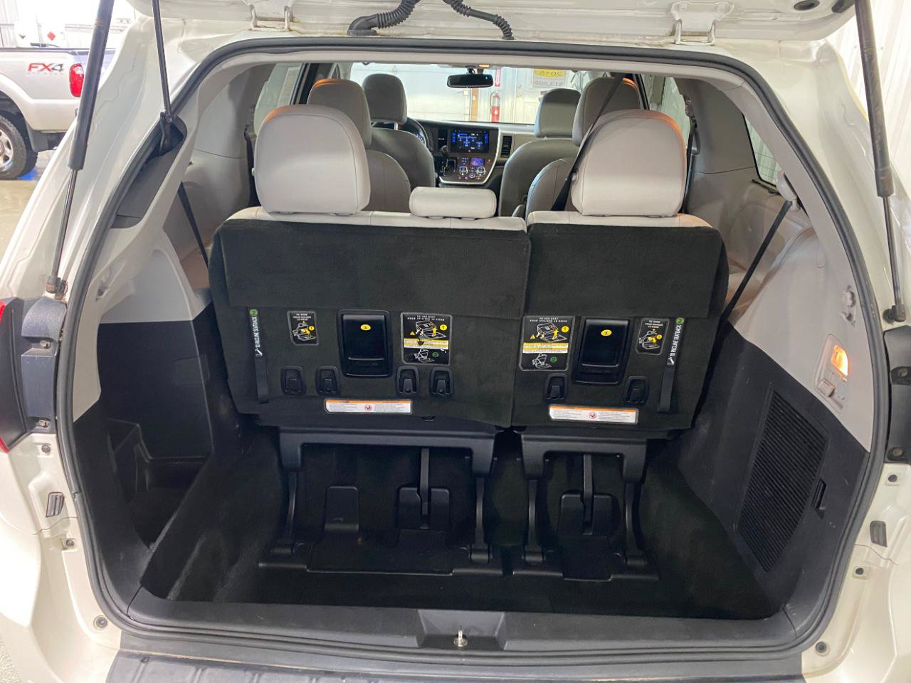 Used 2015 Toyota Sienna Limited Premium AWD/4WD image 6