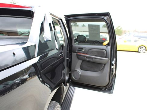 Used 2007 Cadillac Escalade EXT w/ Information Package image 41