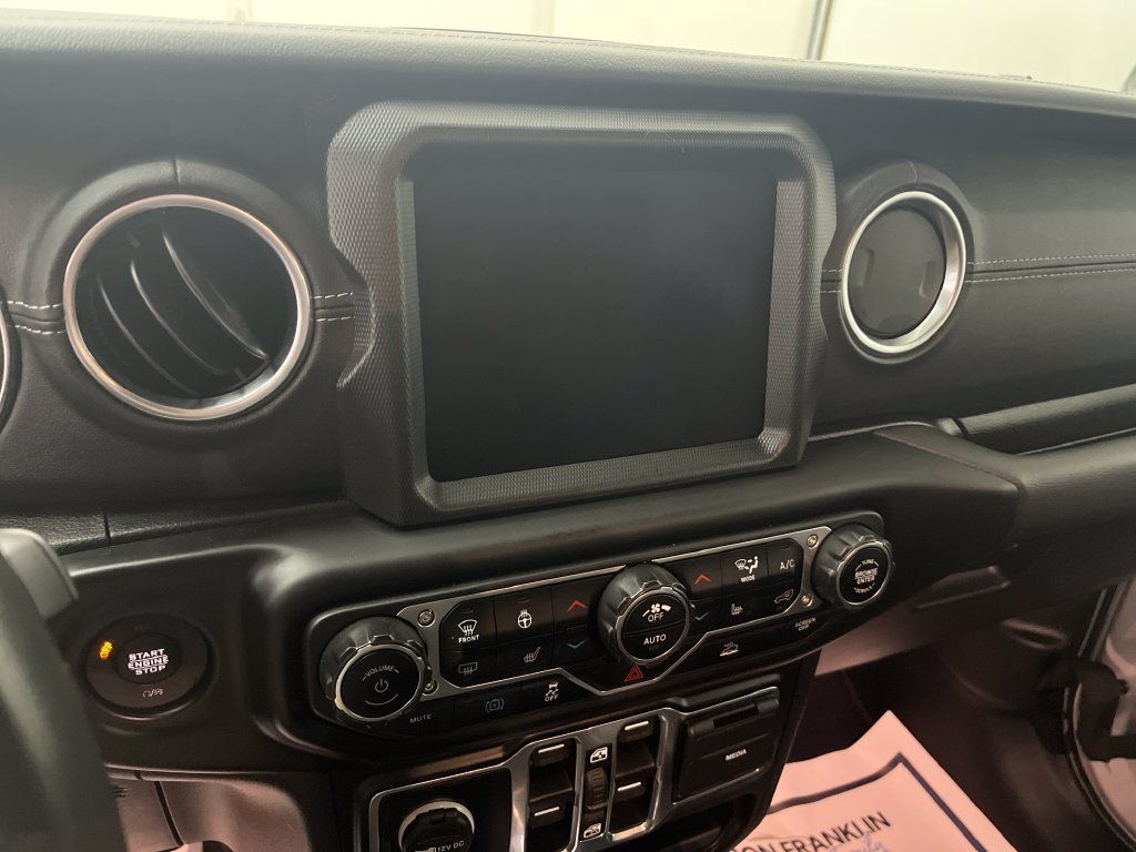 Used 2023 Jeep Wrangler Unlimited Sahara w/ Cold Weather Group AWD/4WD image 19