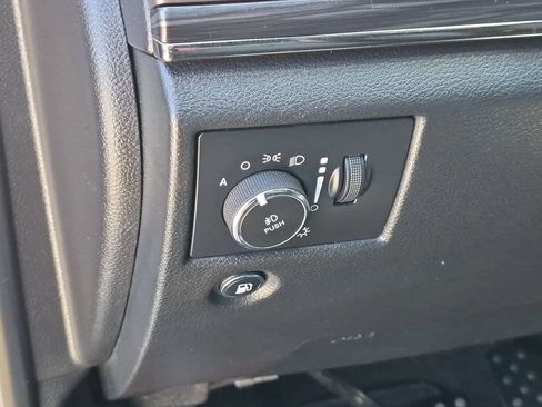 Used 2019 Jeep Grand Cherokee Limited X AWD/4WD image 12