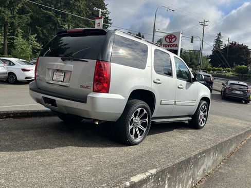 Used 2012 GMC Yukon SLT w/ SLT-2 Equipment Package AWD/4WD image 7