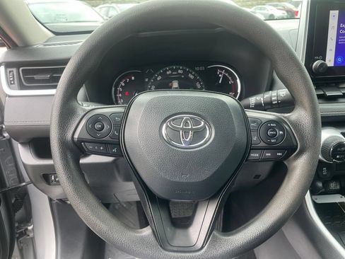 Used 2024 Toyota RAV4 XLE AWD/4WD image 8