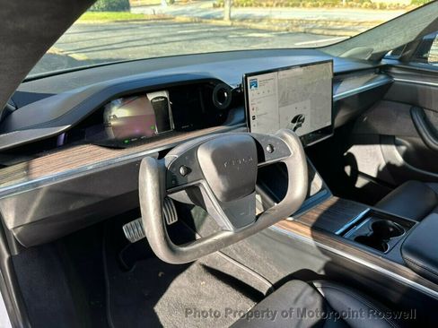 Used 2022 Tesla Model S AWD image 13