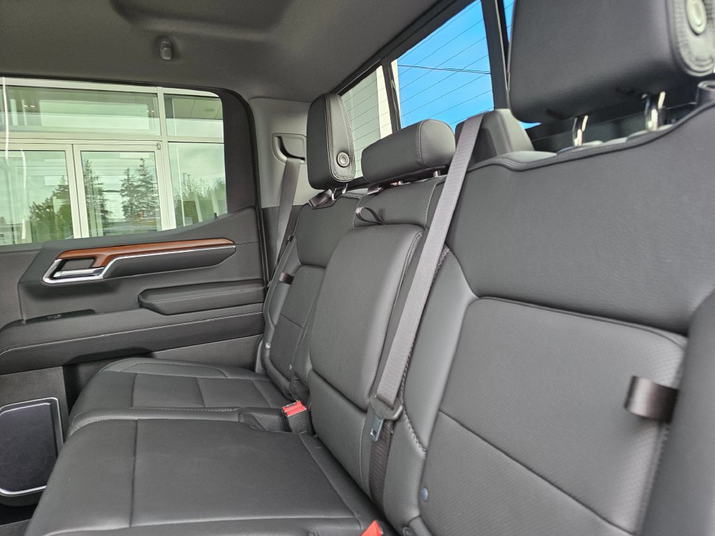 Used 2023 GMC Sierra 1500 Denali w/ Technology Package AWD/4WD image 23