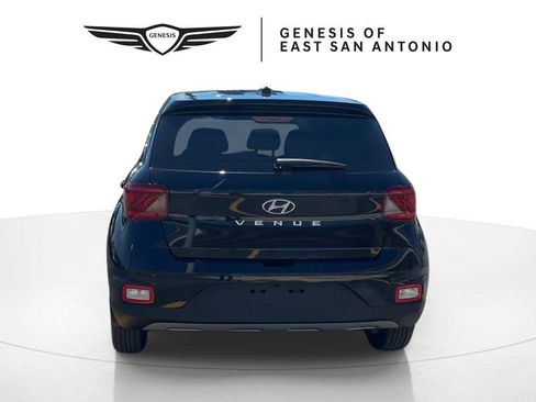 New 2026 Hyundai Venue SE FWD image 4