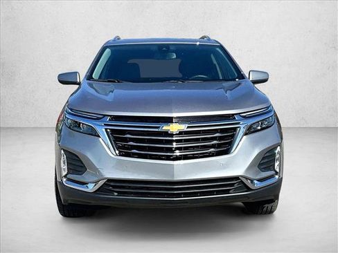 Used 2024 Chevrolet Equinox Premier FWD image 3