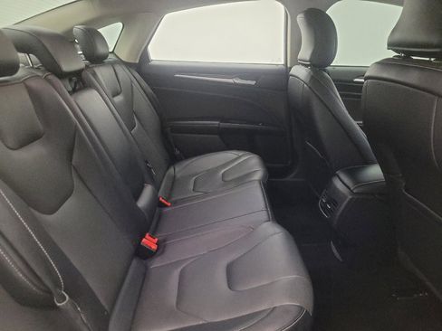 Used 2019 Ford Fusion Titanium image 19