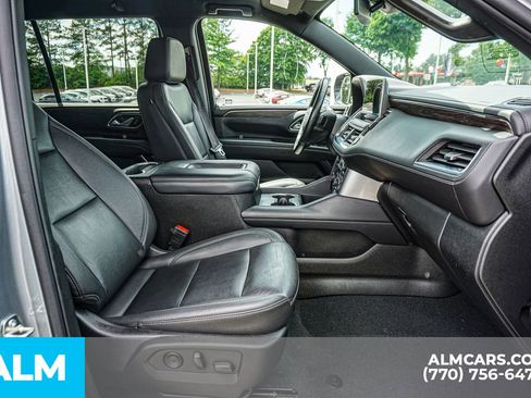 Used 2024 Chevrolet Suburban LT RWD image 24