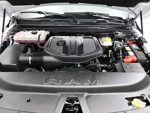 Used 2026 RAM 1500 Big Horn AWD/4WD image 8