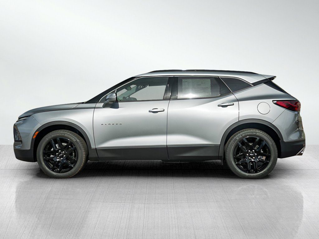 New 2026 Chevrolet Blazer LT w/ LPO, Black Grille Bar Package AWD/4WD image 3