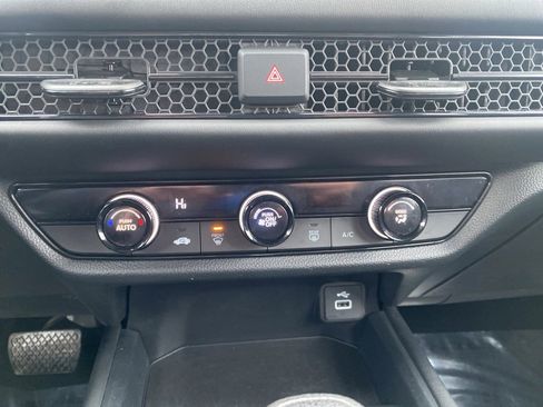 Used 2023 Honda HR-V LX image 13