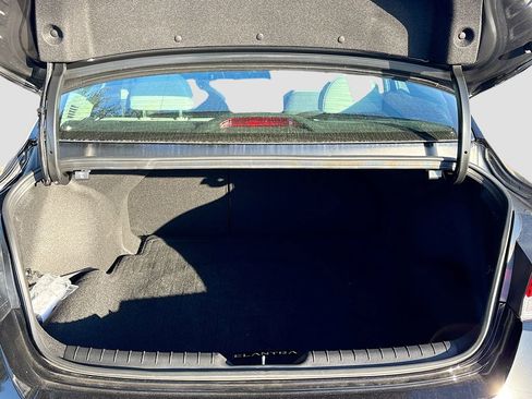 New 2025 Hyundai Elantra Limited w/ Cargo Package image 28