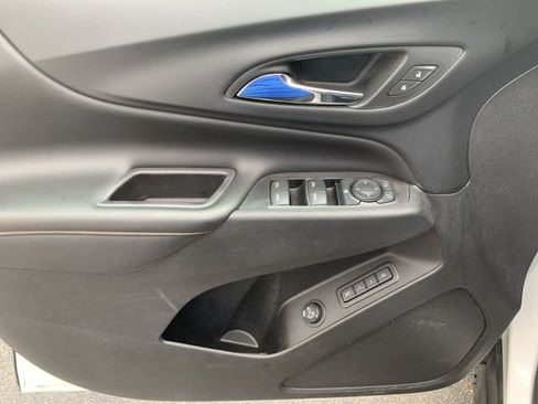 Used 2018 Chevrolet Equinox Premier image 16