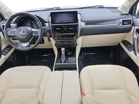 Used 2022 Lexus GX 460 Luxury w/ Accessory Package AWD/4WD image 9