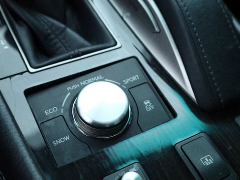 Used 2017 Lexus LS 460 w/ Comfort Package image 12