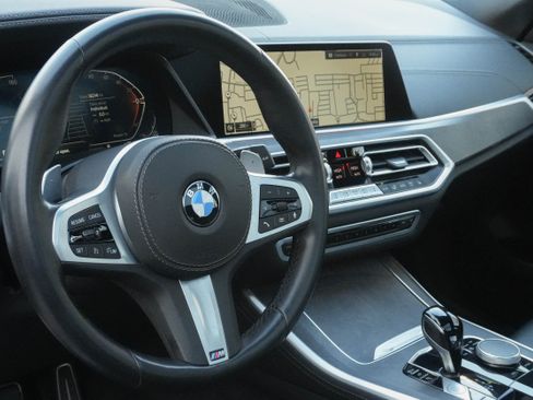 Certified 2022 BMW X5 xDrive40i w/ M Sport Package image 7