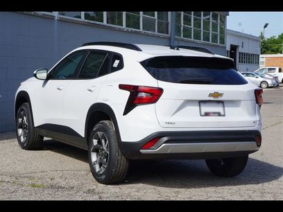 New 2025 Chevrolet Trax LT w/ Sunroof Package