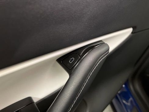 Used 2021 Tesla Model Y Long Range image 38