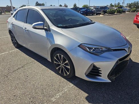 Used 2017 Toyota Corolla SE w/ SE Premium Package FWD image 7