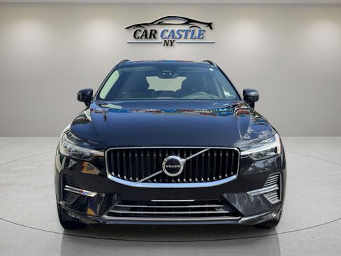 Used 2023 Volvo XC60 B5 Core image 3