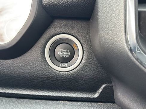 Used 2024 RAM 1500 Laramie image 27